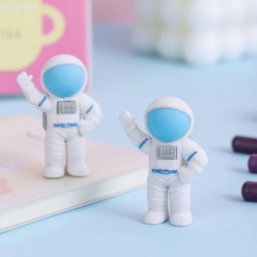 Miniatura 6 de NUOBESTY 24 borradores de astronauta para niños, lindos mini escritorio espacial 3D, juego de borradores de rompecabezas espaciales para premios