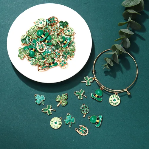 Miniatura 5 de 40/80 dijes de trébol del día de San Patricio para hacer joyas, diamantes de imitación esmaltados con sombrero verde y hojas colgantes