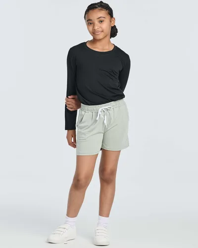 Miniatura 6 de Real Essentials Paquete de 4 pantalones cortos para correr de rendimiento atlético para niñas con cordón y bolsillos