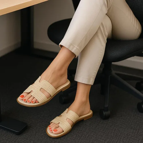 Miniatura 4 de CUSHIONAIRE - Sandalias Voyage para mujer, con espuma viscoelástica, distintos anchos disponibles