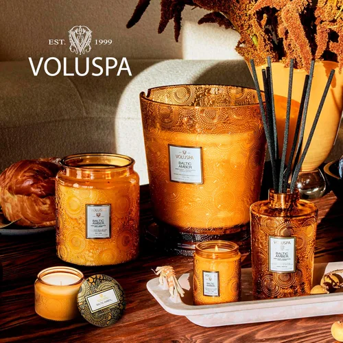 Miniatura 6 de Voluspa Vela de ámbar báltico Mini lata 4 onzas Tiempo de combustión de 25 horas Cera de coco para una combustión más limpia