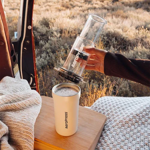 Miniatura 5 de AeroPress Go Plus, Kit pequeño de cafetera portátil, para viajes, camping y oficina, Prensa francesa todo en uno, Hervidor manual estilo prensa Crema