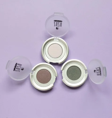 Miniatura 2 de Zuzu Luxe Sombra de ojos mineral (oro egipcio - dorado/brillo cálido), fórmula rica y aterciopelada suave. Natural, sin parabenos, vegano, sin