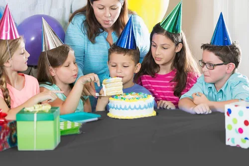 Miniatura 7 de Party Solids Rollo de Mantel de Mesa de Plástico Negro de 54 Pulgadas X 300 Pies en una Caja de Corte a Medida con Conveniente Cortador Deslizante.