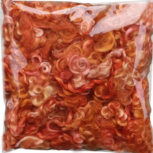 Miniatura 3 de Cerraduras de mohair reales. Fibra de lana teñida a mano para enraizar, fieltro, mezcla, hilado, tapices y adornos. Naranja, 1 onza (0.99 oz)