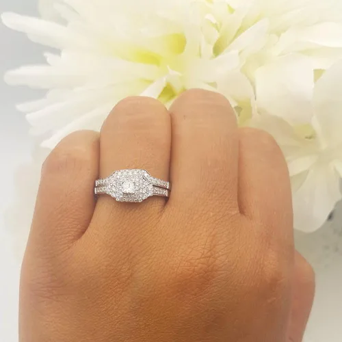 Miniatura 5 de Dazzlingrock Collection Anillo de compromiso de novia de oro de 14 quilates con diamantes redondos y princesa de 0,55 quilates con banda de 12 CT
