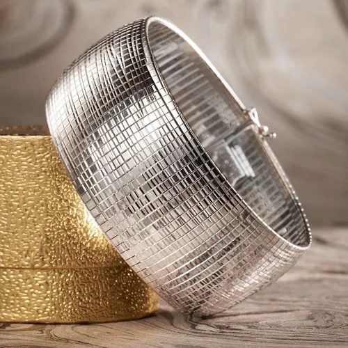 Miniatura 3 de Ross-Simons Pulsera Omega de plata de ley italiana con corte de diamante y pulido, Plata de ley, no conocido