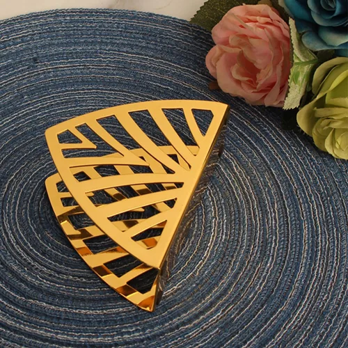 Miniatura 7 de Metal Napkin Holder Stand, Gold Triangular Tissue Dispenser for Restaurant and Home Table, Iron Art Hollow Design Napkin Storage Rack for Kitchen