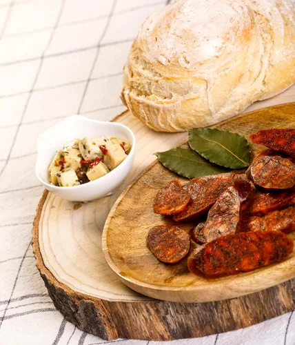 Miniatura 3 de PALACIOS - Auténtico chorizo español. Receta de salchicha ahumada caliente y picante de cerdo molido totalmente natural, curada en seco en España.