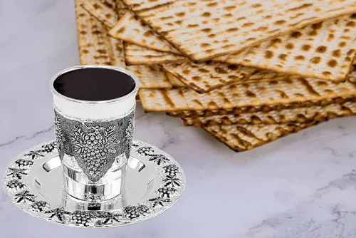 Miniatura 3 de The Dreidel Company Kidush Cup - Taza de diseño de uva, copa chapada en plata de primera calidad, copa de shabat y Havdalah, judaica shabbos