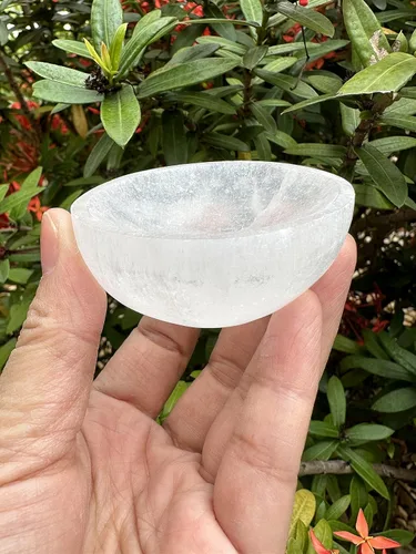 Miniatura 6 de GAF TREASURES Cuenco de selenita circular de 2.5 pulgadas, cristal de selenita tallado con piedras preciosas, cuenco de meditación, cuenco de reiki