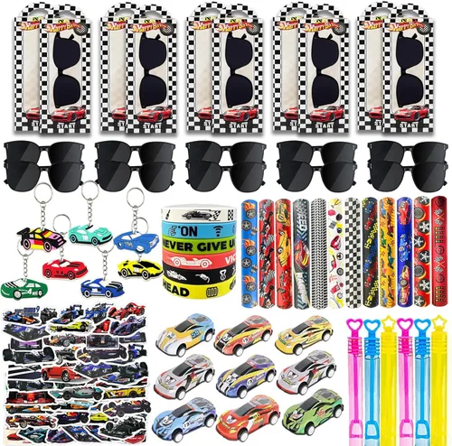 Juego de 120 piezas de recuerdos de fiesta de autos de carreras, decoraciones de cumpleaños de automóvil, incluyendo pulseras de palmada, llaveros,