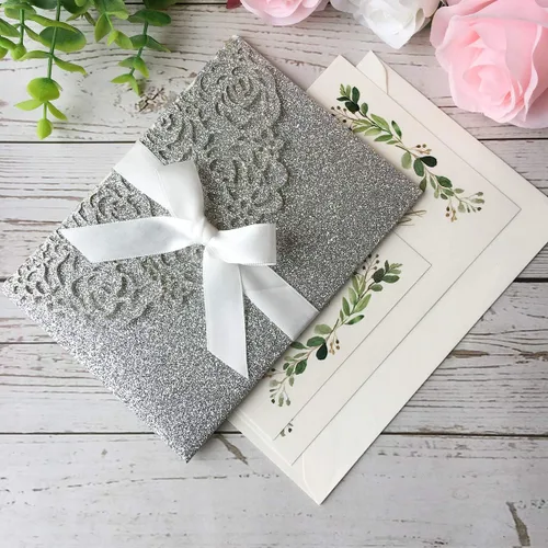Miniatura 4 de Kit de invitaciones de boda de 5.1 x 7.1 pulgadas, 20 piezas de purpurina plateada en blanco cortado con láser con sobres y bolsillo hueco de rosa