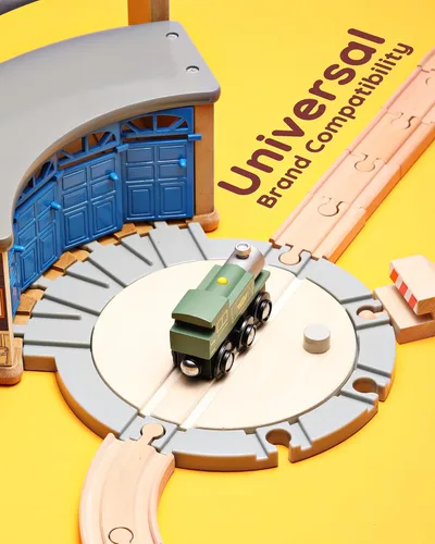 Miniatura 2 de Pista de tren de madera SainSmart Jr. con casa de locomotoras - Juguete ferroviario para niños pequeños, pistas de doble cara compatibles con todas