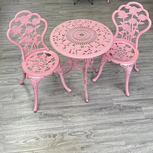 Juego de 2 mesas y sillas de aluminio fundido para exteriores, 3 piezas, con agujero para sombrilla para patio, jardín (rosa, rosa)
