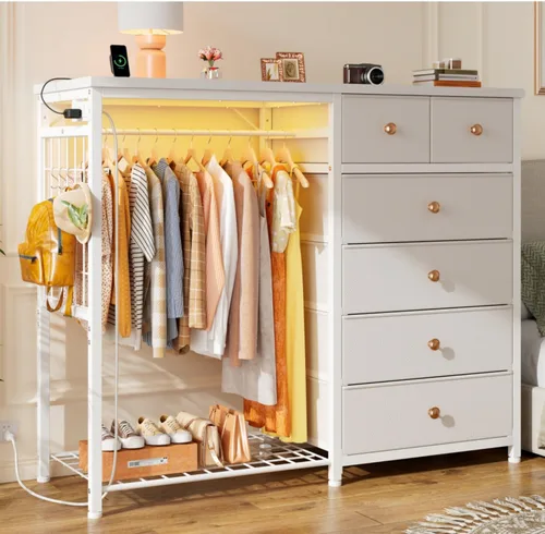 EnHomee Cómoda blanca de 125 cm de ancho para dormitorio con estante colgante, cómoda de 6 cajones con luces LED y estación de carga, cómodas de