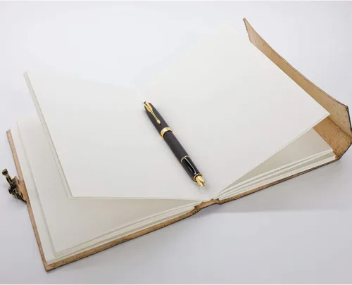 Miniatura 8 de Diario/cuaderno de cuero hecho a mano. Diario/cuaderno para hombres y mujeres sin rayas de tamaño mediano. Bloc de escritura o bocetos, regalo
