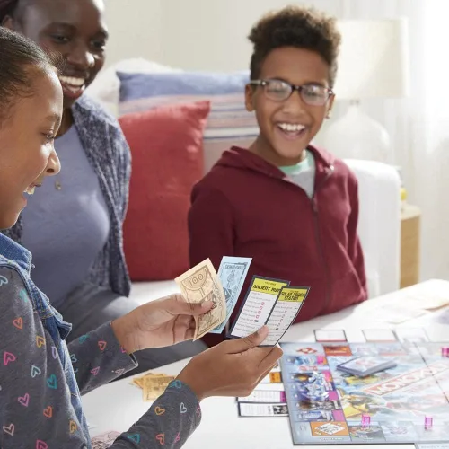 Miniatura 8 de Monopoly: Transformers Edition - Juego de mesa para 2 a 6 jugadores, niños de 8 años en adelante, incluye fichas Autobot y Decepticon