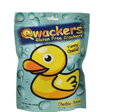 Qwackers Galletas de queso cheddar de 5 onzas, bolsa de pie (paquete de tres, 15 onzas), galletas con sabor a queso cheddar sin gluten, paquete de