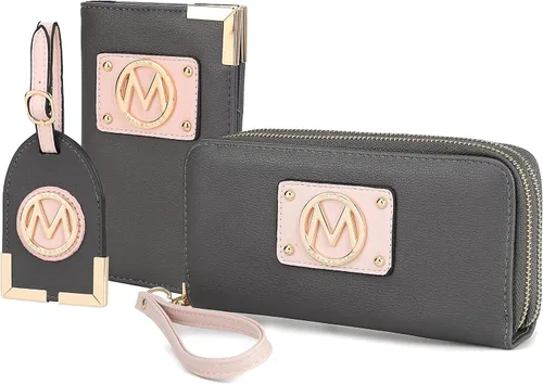 MKF Collection Juego de 3 piezas de regalo de viaje para mujer, cartera de pulsera, soporte para pasaporte, etiqueta colgante con nombre de