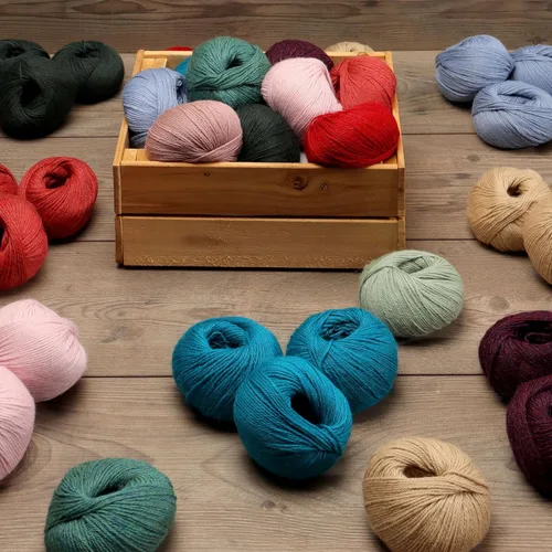 Miniatura 8 de 100% Hilo de Lana de Alpaca Bebé (Juego de 3 Madejas, 150 Gramos) Peso DK - Hecho en Perú - Celestialmente Suave y Perfecto para Tejer y Ganchillo