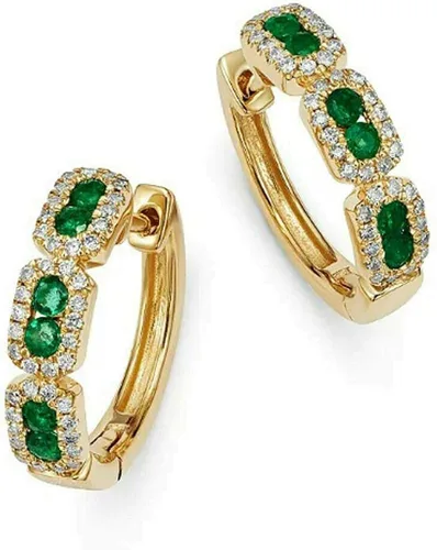 Pendientes de aro de diamante y esmeralda de corte redondo de 2,50 TCW con acabado en oro amarillo de 14 k y plata de ley 925