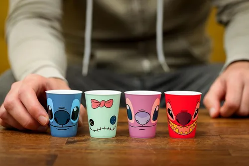 Miniatura 3 de Silver Buffalo Disney Lilo and Stitch Faces With Scrump, Angel y Leroy - Juego de 4 mini tazas de plástico, 1.5 onzas Caras de personajes de Lilo