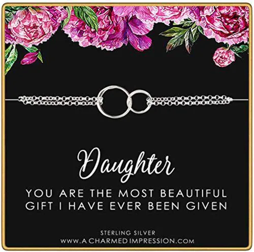 Un regalo con encanto de la hija de mamá papá Regalo para hija adulta Pulsera de plata de ley Dos círculos de eternidad conectados Tarjeta de