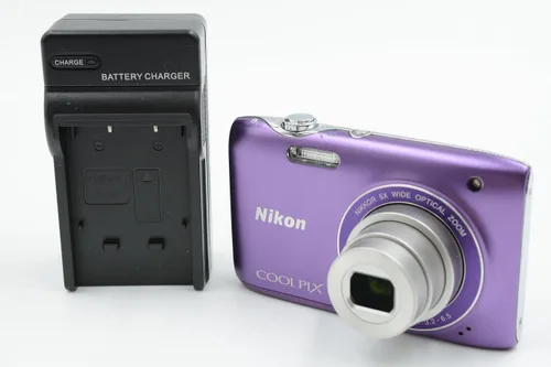 Nikon Coolpix S3100 14 MP cámara digital con lente de zoom óptico de gran angular NIKKOR de 5x y LCD de 2.7 pulgadas (Morado) (modelo antiguo)