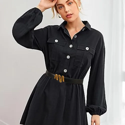 Miniatura 266 de Cinturón de cuero clásico con hebilla de metal para mujer con vestido de jeans