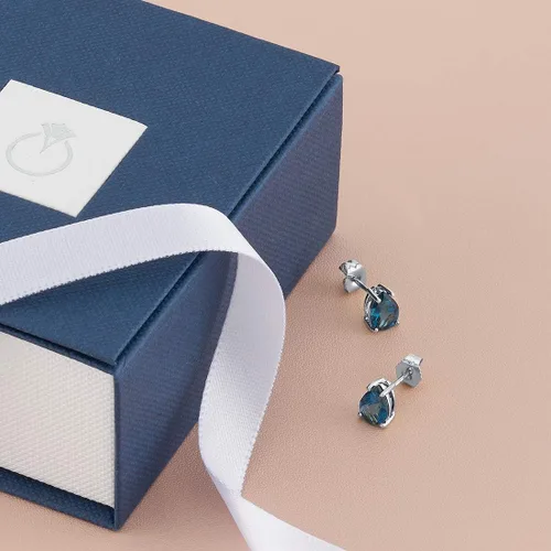 Miniatura 6 de Peora Aretes de topacio azul Londres de oro blanco de 14 quilates para mujer, piedra preciosa natural, forma de pera de 1.50 quilates, grado AAA