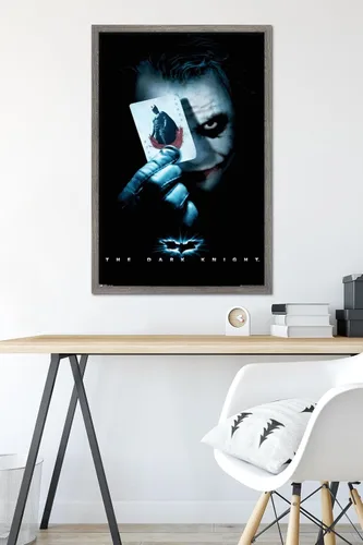 Miniatura 6 de Trends International Póster de pared de la película de DC Comics, The Dark Knight, The Joker with Batman, 22.375 x 34 pulgadas, versión enmarcada