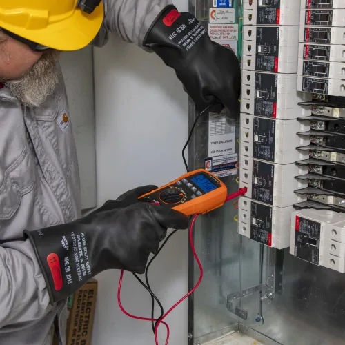Miniatura 11 de Klein Tools ET270 Multímetro digital de rango automático, CA/CC, resistencia, continuidad, probador de receptáculo GFCI con cables de prueba y cable