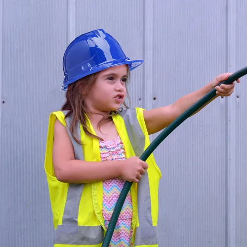 Miniatura 5 de Sumind Paquete de 48 sombreros de fiesta de construcción para niños, casco de plástico para trabajadores, juguete a granel para niños de 3 a 8 años