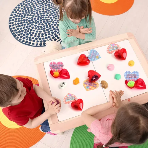 Miniatura 6 de SURCVIO Paquete de 28 regalos para el día de San Valentín para niños, juego de recuerdos de fiesta Mochi Squishies con corazones rellenos y tarjetas
