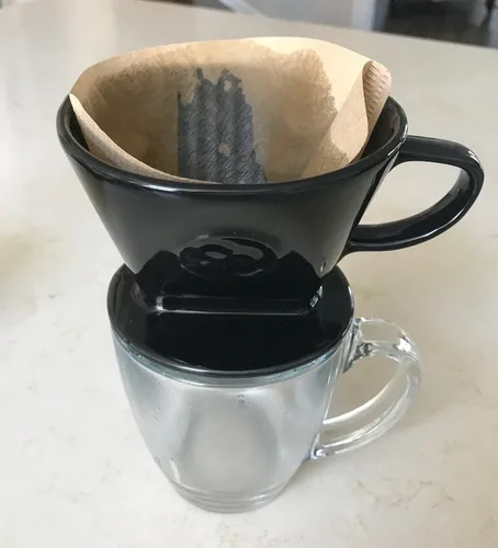 Miniatura 2 de Simply Charmed Cafetera de cerámica para verter sobre una sola taza con filtros Melitta (negro) 8-16 oz dependiendo de la cantidad de agua/suelo que