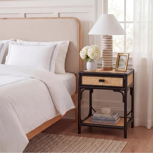 Miniatura 2 de SAFAVIEH Home Collection - Mesita de noche Roya negra y natural con cajón y estante, mesa de acento costera, marco estilo bambú y cajón de ratán