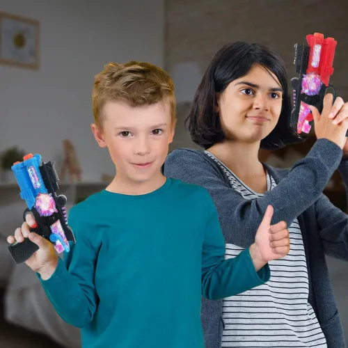 Miniatura 4 de ArtCreativity Pistolas de juguete iluminadas para niños (juego de 2), lanzadores espaciales rojos y azules con LED intermitentes y efectos