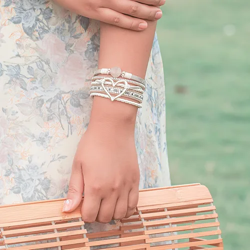 Miniatura 3 de FANCY SHINY Pulseras de cuero con forma de corazón, apilables, bohemias, pulseras de diamantes de imitación de resina de moda con cierre magnético