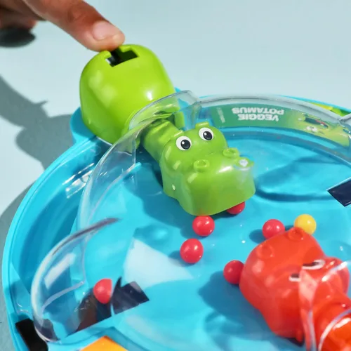 Miniatura 4 de Hasbro Grab and Go! Paquete (paquete de 4), juegos de mesa de viaje para niños, acorazado, Connect 4, ¿Adivina quién?, juegos de hipopótamos