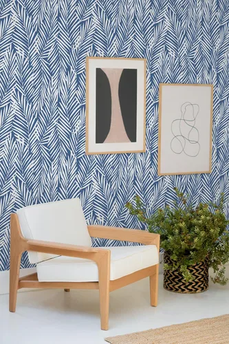 Miniatura 6 de NextWall Stacy Garcia Home Mod Palm Peel and Stick Papel pintado (azul costero)