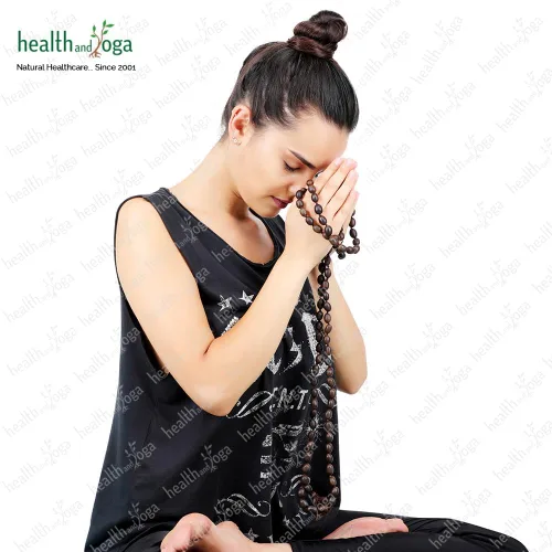 Miniatura 9 de HealthAndYoga™ Cuentas de loto Mala con bolsa de terciopelo (cuerda de 33.9 in, 108+1 semillas) – Oración, meditación, equilibrio de chakras