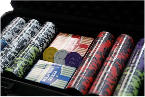 Miniatura 3 de THUNDERBAY Juego de póquer de 300 unidades de 0.49 oz, fichas compuestas de arcilla de 14G con estuche de aluminio, dos barajas de cartas, juego