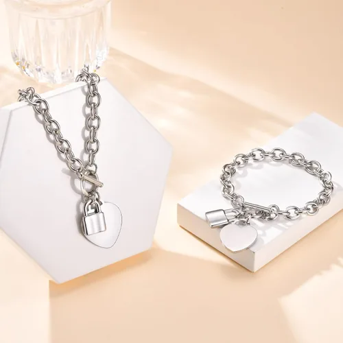 Miniatura 4 de VNOX Juego de collar de cadena de cable de acero inoxidable con nombre inicial personalizado con dije de corazón y cierre de palanca