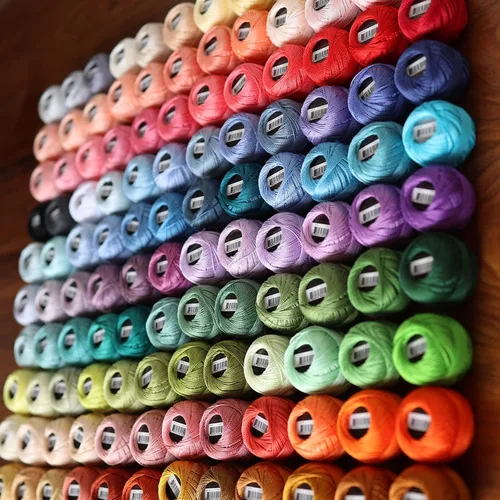 Miniatura 5 de Rhapsody Hilo de algodón perla tamaño 8 hilo de ganchillo Perle 12 bolas Set tejido a mano, bordado, sashiko, punto de cruz, costura, aguja