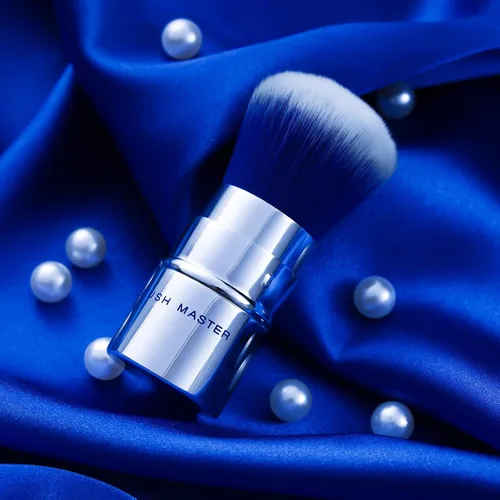 Miniatura 7 de Brocha de maquillaje retráctil Kabuki para polvo, cepillo de viaje para base, rubor, bronceador, corrector, cepillo portátil con cubierta.. Azul