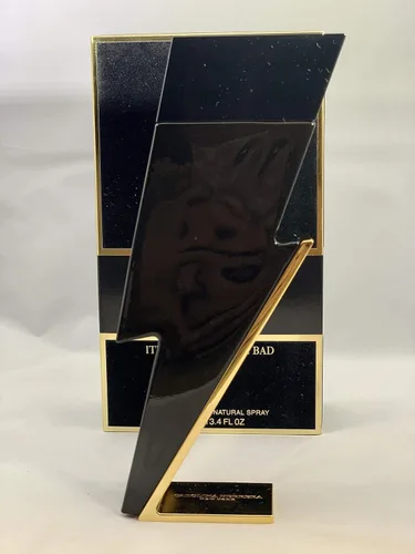 Miniatura 6 de Carolina Herrera Bad Boy - Juego de viaje de 2 piezas para hombre (3.4 oz Eau De Toilette Spray + Eau De Toilette Spray de 0.34 oz)