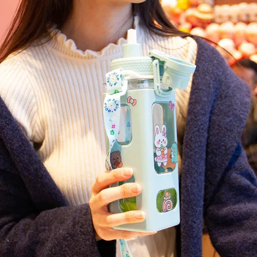 Miniatura 4 de Botella de agua Kawaii para niños, lindas botellas de agua con pajilla, botella portátil cuadrada para beber, jarra de agua a prueba de fugas