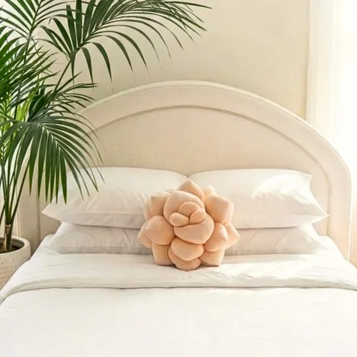 Miniatura 3 de Green Philosophy Co. Lil Pop Almohada de flores suculentas de melocotón