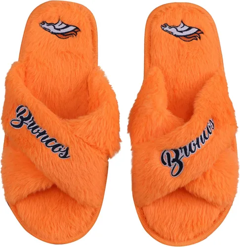 Miniatura 27 de FOCO Pantuflas deslizantes cruzadas mullidas con logotipo de texto del equipo NFL para mujeres